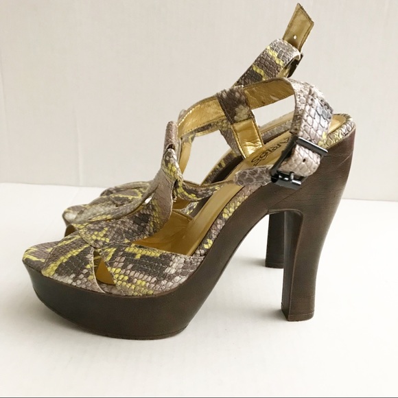 Carlos by Carlos Santana Cavort Snake Print Heels - Picture 3 of 7